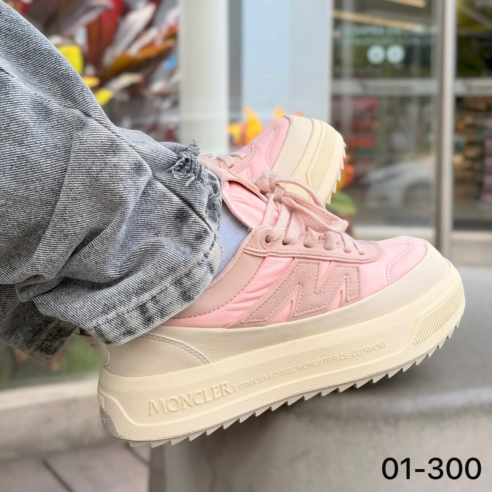 NEW BALANCE MONCLER ROSADO 2