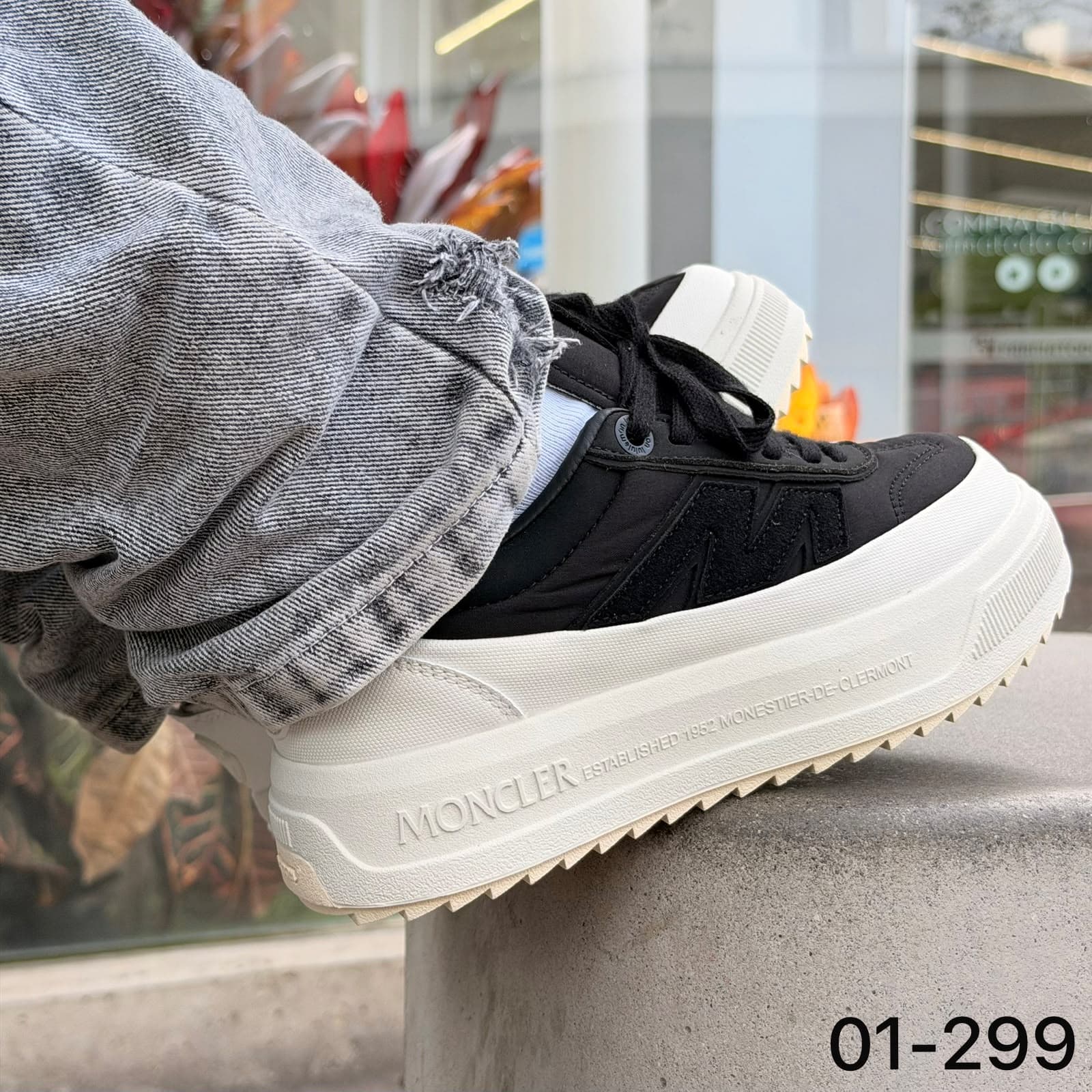 NEW BALANCE MONCLER NEGRO 2
