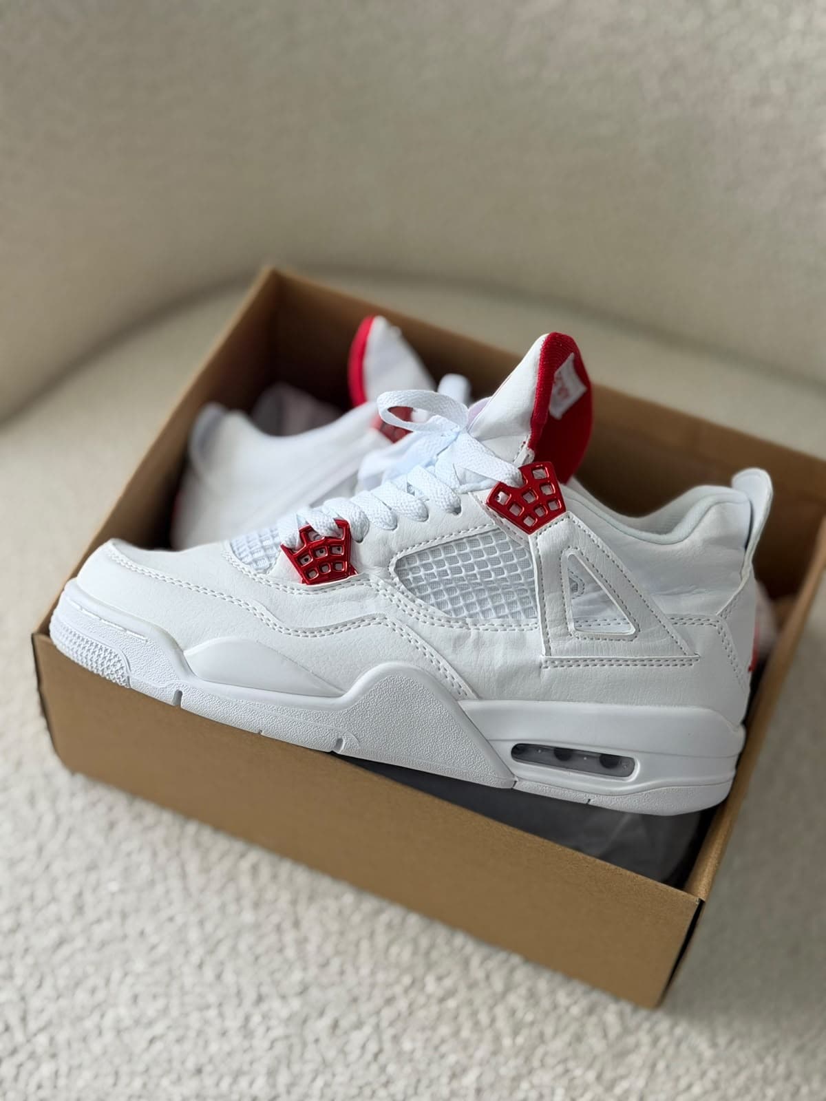 JORDAN RETRO 4 BLANCO ROJO
