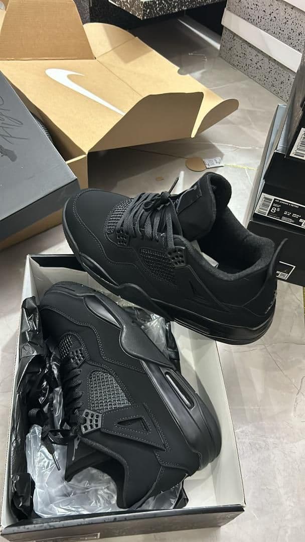 JORDAN RETRO 4 NEGRO