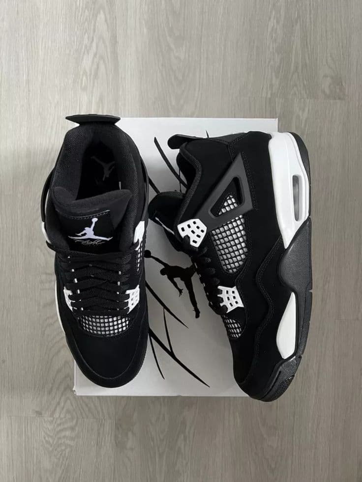 JORDAN RETRO 4 NEGRO BLANCO